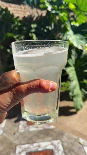 Hidratación Real: Limón, Sal y Agua Tibia