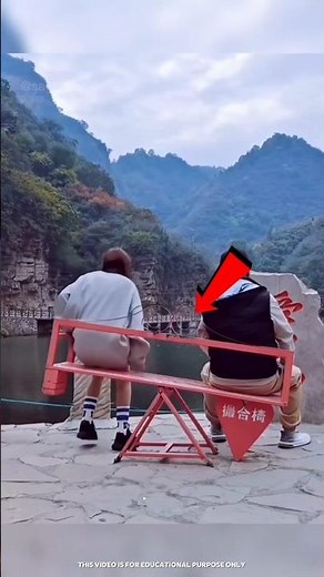 Love Bench in China 😲