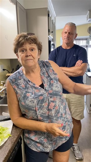 Tour of our vacay rental and Tugboat tells us about today’s encounter with the police 🤣 #coastallivingwithlindsey #vacaymode #criminalparents | Coastal Living with Lindsey