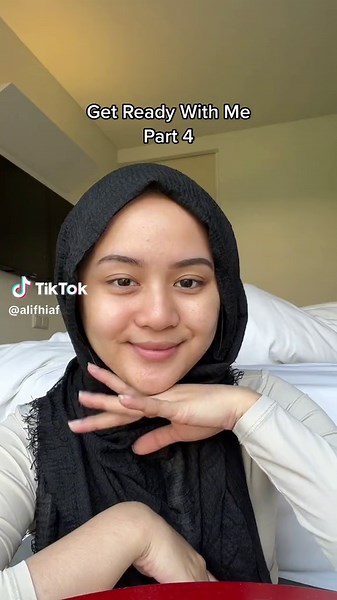 Tutorial Makeup with Sunscreen by Scarlett | Get Ready With Me Part 4