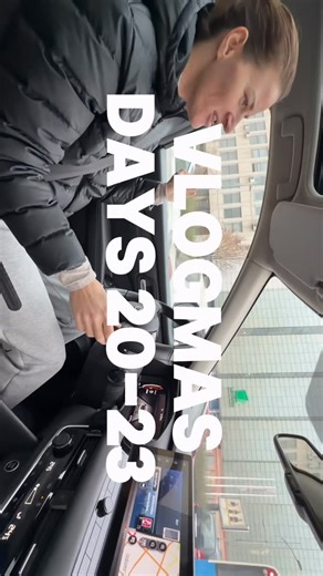 Sanja Radin i Milena Magazin on Instagram: "Dani 20-23 najjačeg vlogmasa 🚀 Svega po malo: poslednji radni vikend, Sanja peva naravno, povratak otpisanih iiiii treninzi🔥 P.S. U toku su prijave za naš Home-Fit program, jedini kućni program treninga na ovim prostorima sa elementima kik boksa. PRIJAVE U DM 🥊 #kickboxzazene #novisad #trening #serbia #vlogmas"