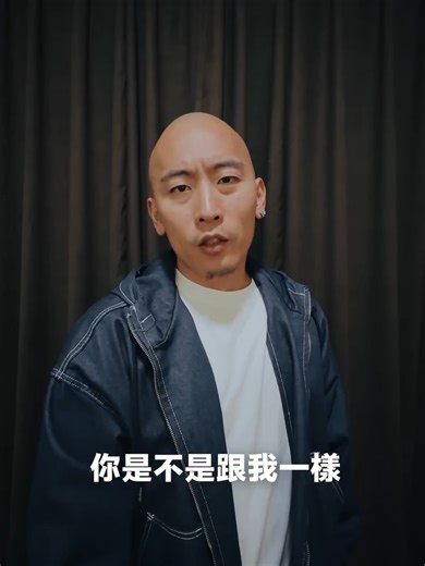 告別「鼓包」尷尬！ PUNCUBE零感機械錢包首度登台 海外狂銷千萬，Kickstarter 3298人眾籌力挺！ 0.8cm超薄、52g超輕，6063鋁合金質感拉滿，可裝7張卡片還防RFID盜刷，機械滑軌手感玩不膩～ ✅超早鳥價NT$1299（原價NT$3199） ✅贈紙鈔夾 NFC智慧電子名片 ✅台灣免運 貨到付款 15獎鑑賞期 3款顏值選擇：浪紋款顯得時髦、機械款超街頭、極簡款超乾淨，還能搭MagSafe貼手機！現在下單，讓口袋輕盈有型～ #PUNCUBE零感錢包 #機械錢包推薦