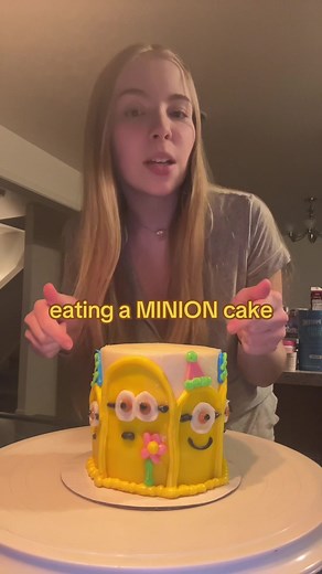 Delicious Midnight Snack: Minion Cake Mukbang