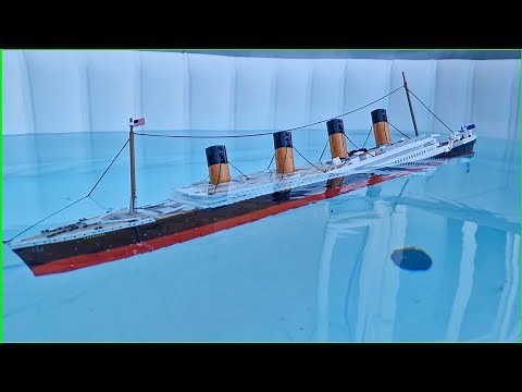 LEGO TITANIC SINKING IN REAL TIME!!