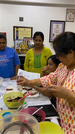 Brownie class in Thane..Part of Diploma class😋 | Vidya's kitchen yummy cakes