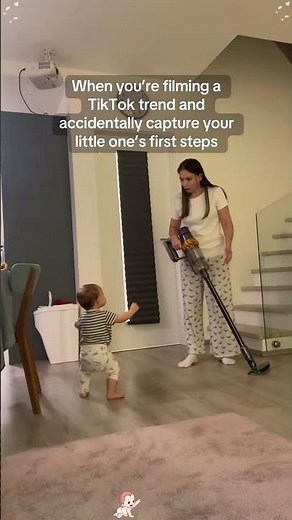 He took his first steps ❤️❤️❤️ love this kid 🥰🥰🥰 #baby#firststeps #love#cute#usa