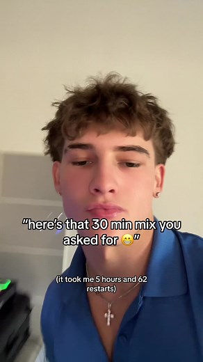 30-Minute DJ Mix Compilation with Remixes and Mashups