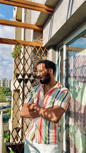 Hailemariam Gebreyesus D. Yohanis  on Instagram: "Compost making 1.01 A mix of Nitrogen reach greens and Carbon reach browns. #driedleaves #vegetablesandfruitscraps #compostmaking #addisababa #ethiopia"