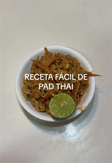 Queda espectacular este PAD THAI 🤤🤤🤤 guarden este video para hacerlo en verdad es fácil de hacer y queda muy rico🍜. Muchos de los ingredientes que use son opcionales anímate a hacerlo !!!!🫶🏼🫶🏼 . . . . . #recetafacildepadthai #padthai #recetasfaciles #foraneos #padthaiencasa