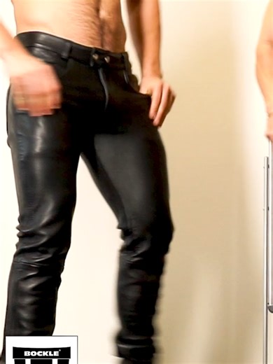 Leder Jeans Po Training #gear Fitnessfreak in Bockle Leder Jeans #jeans #leder #fitnessfreaks #bockle #gays #gear #bockleder