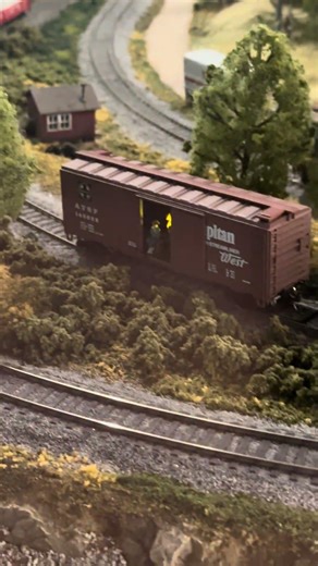 HO scale Sacramento Central and Amtrak at the California State Railroad Museum