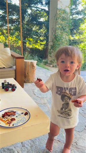 Whitney Cummings on Instagram: "IP lawyers get on that Bluey Biggy collab asap thx"