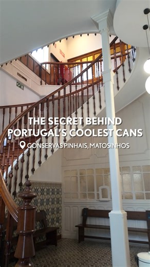 What’s the secret to keeping traditions alive since 1920? You can discover it at Conservas Pinhais, in Matosinhos. 📍 Founded over a century ago, Conservas Pinhais has preserved a unique artisanal method: only the finest fish, the freshest ingredients from small local producers, and a meticulous manual process that continues to win hearts around the world. 😍 👉 Discover this living heritage with a guided tour when you visit Porto and the North of Portugal: https://visitportoandnorthtravel.com/v