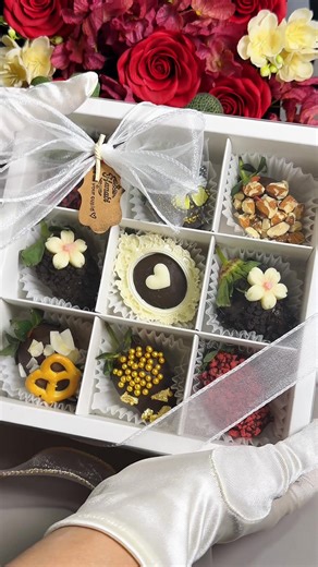 New Strawberry Chocolate Box for Valentine's Day