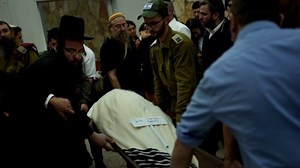 Israelis come together to mourn the lives of lone soldiers