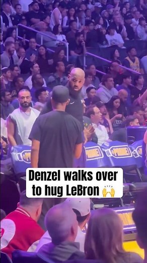 Denzel Washington shows love to LeBron 🤝 (via asaadkamal/X)