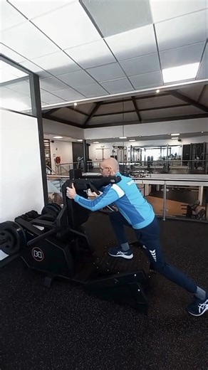 Yes! 🙌 We hebben er weer wat moois bij in de fitness 💙 🏋️ Hacksquat machine 🚴 Recline hometrainer 💪 Dumbbells tot 40 kg ⚙️ Extra schijven 🏋️ Nieuwe bench En..... binnenkort volgt er nóg meer 🤩 Kom ze snel uitproberen!🔥 | De Bonte Wever Assen