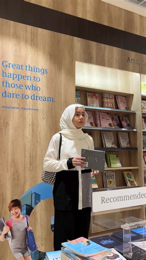 Exploring Books and Dreams in a Modern Bookstore