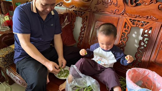 在公公嬷嬷家掰豆子