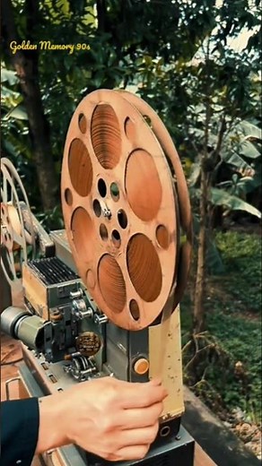 🎞️ Vintage 16mm Film Projector | A Journey Back in Time #Nostalgia #VintageTech