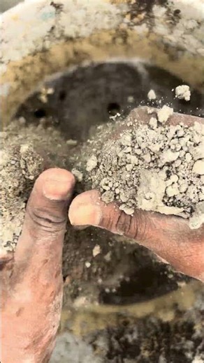 ASMR Soft Dry Sand Cement Crumbling into water 1140