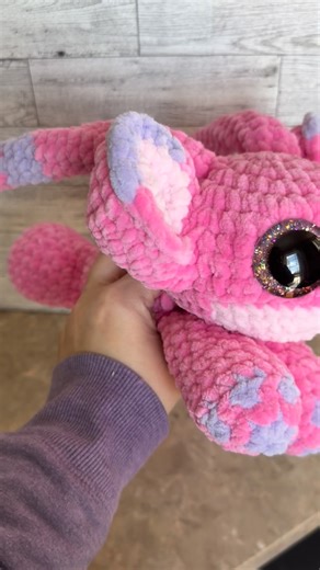 Jenny on Instagram: "Splooting Angel! The other part to the Franken-pattern inspired by @autumnscrochetcreations! Pattern by @handmadebyjodie and @snugglebeanscrochet Yarn: @premieryarns Parfait Blush and Sweet Snuggles Light Eyes by me! #cozystyches #crochetinspiration❤️ #plushies #crochetlove #splootsofinstagram"