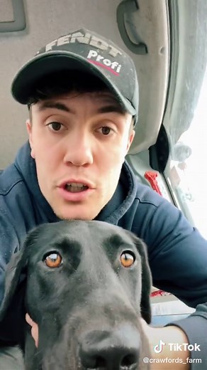 Colouring in with a tractor #tractor #colour #farm #newholland #arable #youngfarmer #crawfords #crawfordsfarm #soil