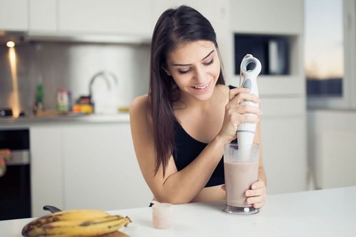 Adolescente pode tomar whey protein? Entenda quando usar
