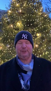 Merry Christmas, friends. I’ve been in New York, enjoying the holiday festivities. Just wanted to stop and say hello. 🎄 | Christopher Cross