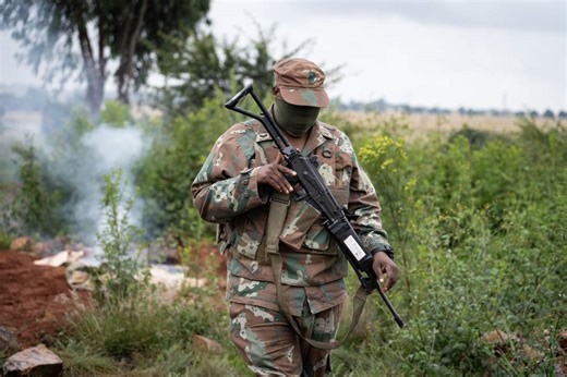 Soldiers pounce on illegal mining in Randfontein, forcing zama zamas to flee empty-handed