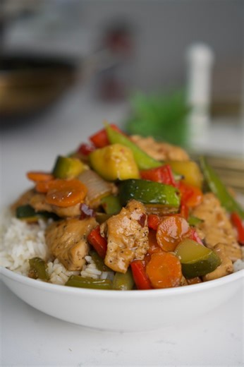 Chicken vegetable stir fry paired with rice. | Joyful Cook