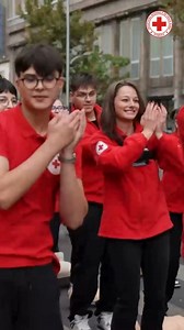 To raise awareness of CPR, the Romanian Red Cross (Crucea Rosie Romana) organised a flash mob! Want to learn too? They’re teaching it in their First Aid courses. Every second counts when saving a life—get trained and be ready to step up! #CPRSavesLives | International Federation of Red Cross and Red Crescent Societies