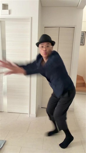 ムーンウォークでBeat Itを踊る方法｜マイケル・ジャクソン風ステップ