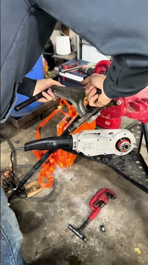 Trying out the new pipe threading setup! #restoration #machinist #cnc #cncmill #workshop