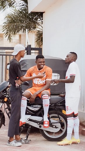 Muda fulani wa stori tukiwa kwenye Bajaj Boxer HD na Bajaj RE kutoka kwa #mo #MeTL #bajajtz #Boxer #nguvumoja | Simba SC Tanzania