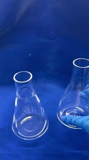 High-temperature and corrosion-resistant fused quartz glass three-necked flask