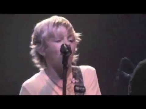 Sugar, We're Going Down [R5 - cover from 2009]