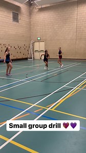 26K views · 508 reactions | Small group drills are ideal in training, keeps players moving and engaged on task. This is one of my favourites  Outside foot landing, supported by feeder putting working on extension, player turns quickly and early release to the next receiver  #netball #netballtraining #netballfamily #netballdrills #workhard #workworkworkworkwork #workoutmotivation #coaching #coachingtips | Elite Netball Academy | Facebook