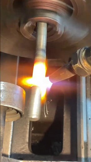 How to straighten a bent bolt.