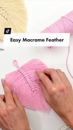 This DIY macrame feather is SO PRETTY 🤩 and it’s really easy to make! This is the perfect project for macrame beginners since it only uses one type of knot! #macrame #macrametutorial #macramelove #macramefeather #macramedecor #macramedesign #easymacrame #macrameforbeginners #craftsoftiktok #easycraftideas #craftingtutorials #diyprojectideas #itsanartproject #diytutorial