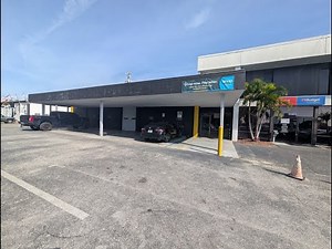 FOR LEASE / Automotive Mechanic Shop / Includes 8 Lifts / Office / Break Room / Reception Area