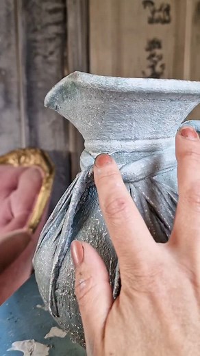 159 reactions · 3 comments | My favourite part of the process! #gilding #goldgilding #diy #upcycle #beforeandafter #gildingwax #homedecor | Decoris Home Vintage | Facebook