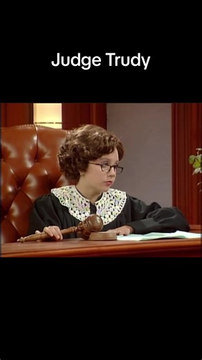 Judge Trudy's Hilarious Courtroom in The Amanda Show
