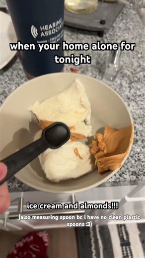 yummy food and peak cinema #silly #minecraft #icecream