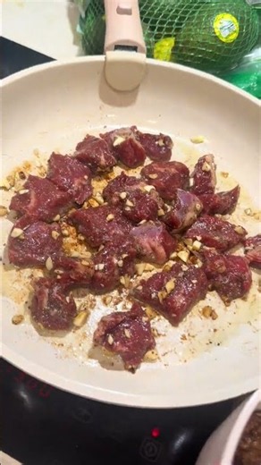EASY VIETNAMESE SHAKING BEEF RECIPE (bo luc lac) #vietnamese #cooking