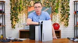 PS5, Austin Evans fa a pezzi la console Sony nel suo teardown: ecco il video