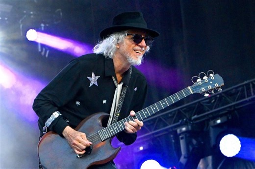 "La scène, un médicament" : le taulier du rock français Louis Bertignac bientôt sur la scène du Scarabée