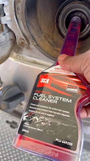 Petrol fuel system cleaner