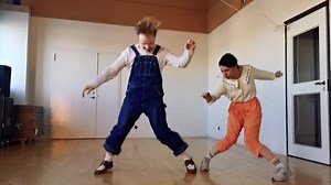 Friday feeling🥳 Dancing to "Who's that knocking" by the Genies! Thank you once more to Swing Istanbul Stüdyosu for having us :) Remember to subscribe to our channel for more videos: https://www.youtube.com/c/NilsandBianca Wish you all a nice weekend☀️ #nilsandbianca #dancing #doowop #swingistanbul Bianca Locatelli Nils Andrén | Nils and Bianca