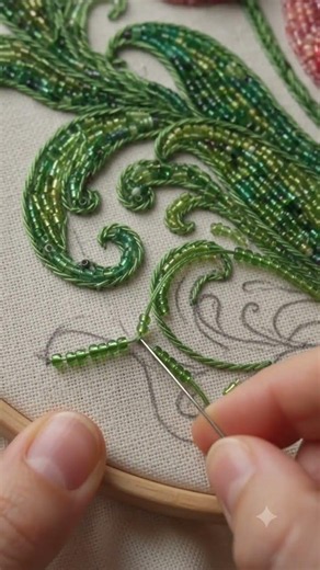 🌷Beaded Tulip Embroidery Inspiration & DIY Video Tutorial! 🧵